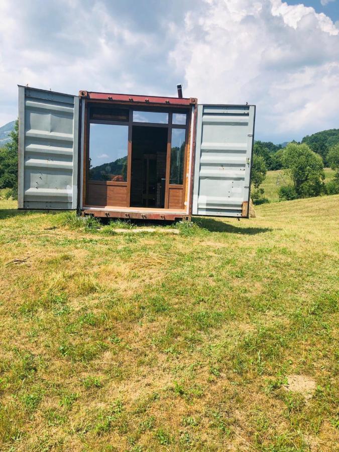 Отель La Container Куртя-де-Арджеш Экстерьер фото
