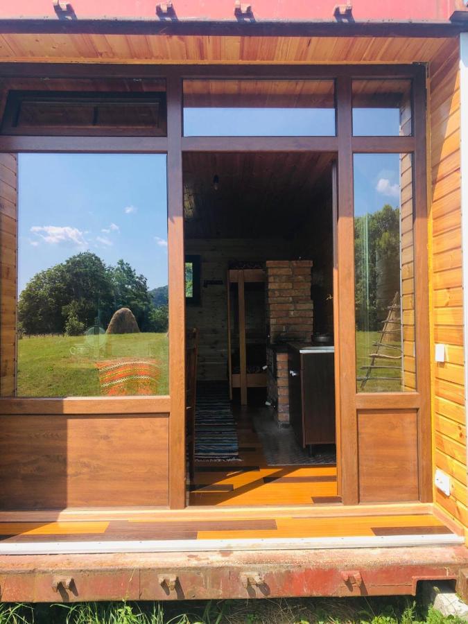 Отель La Container Куртя-де-Арджеш Экстерьер фото